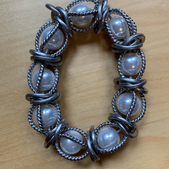 Lia Sophia 2 piece bracelet and necklace set - Picture 3 of 4